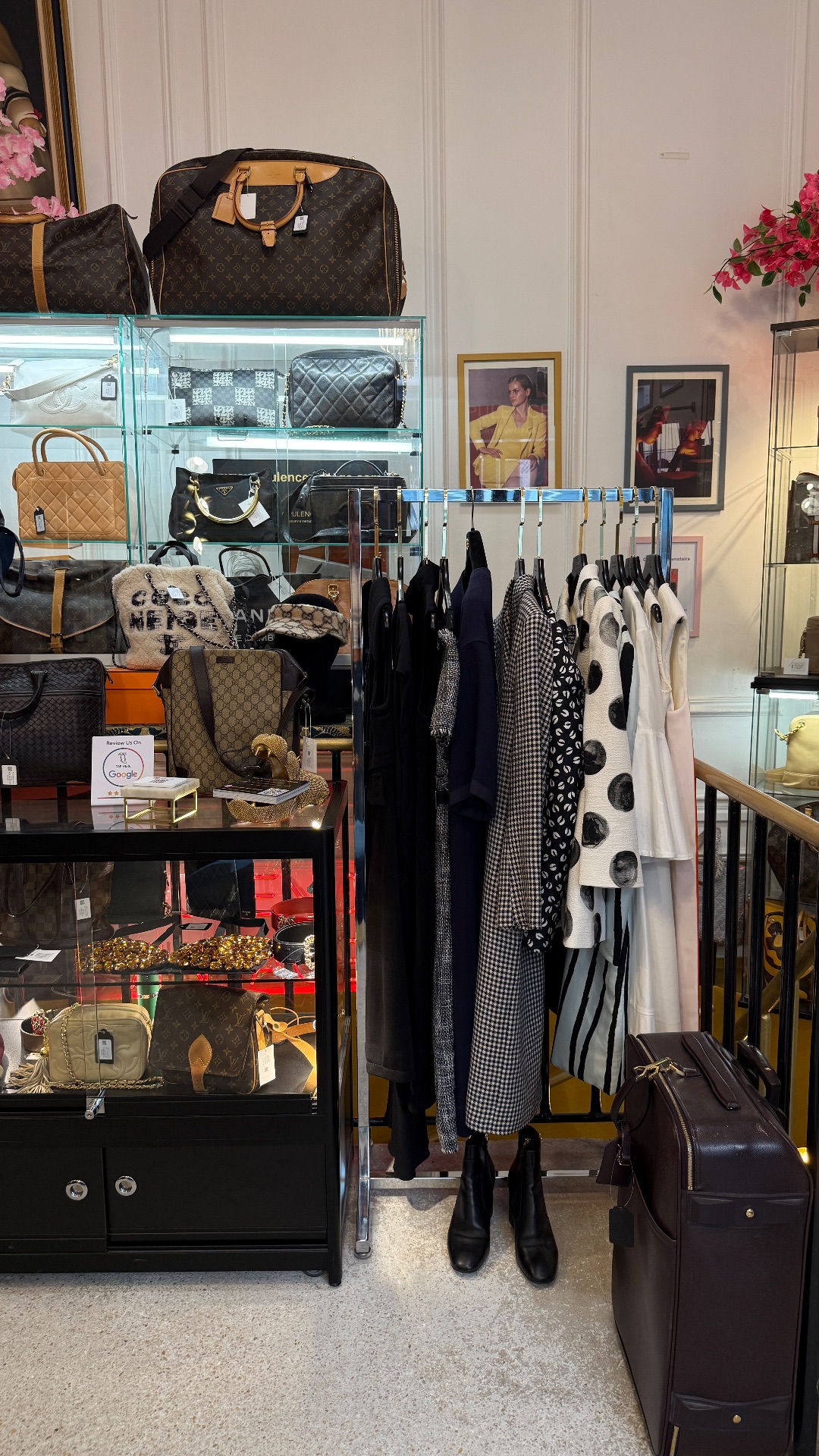 Opulence Vintage, shop in Paris, photo 4