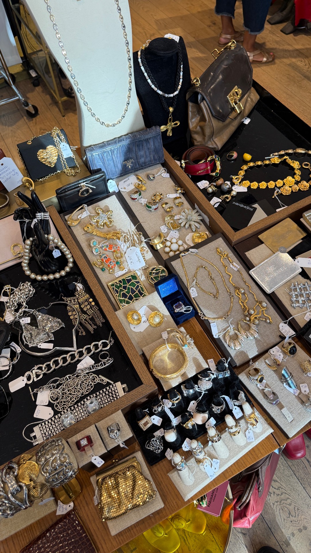 Pop Up Vintage Designer Archives, pop-up in Paris, photo 2