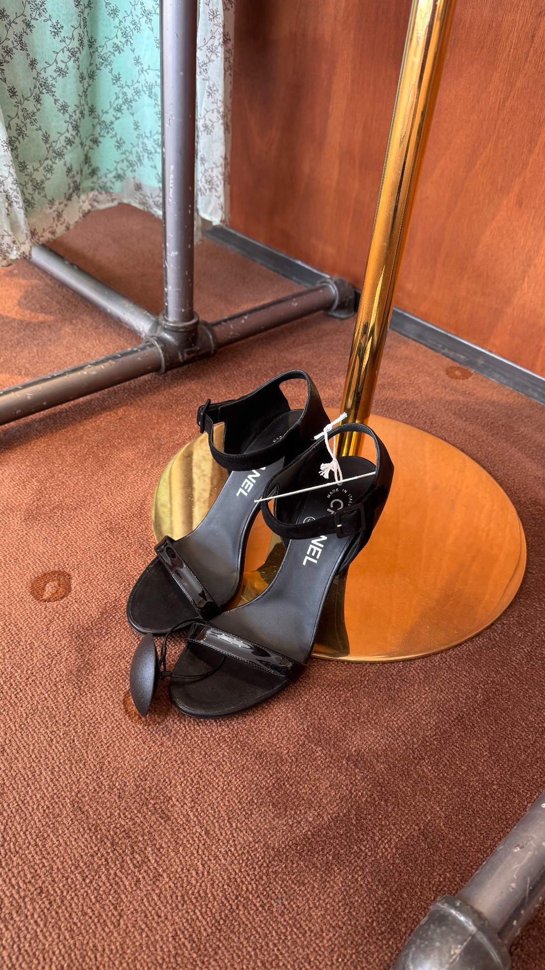 EREM VINTAGE — shop in Paris — photo 8