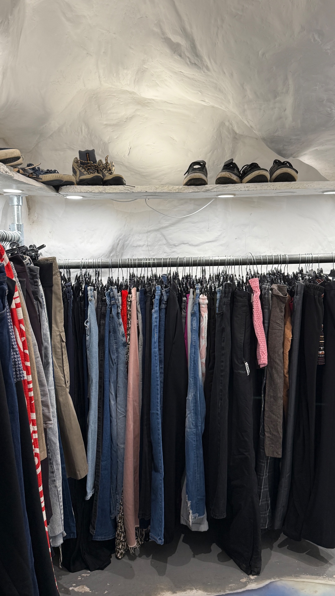 Les Sales Voleurs St Michel, shop in Paris, photo 11