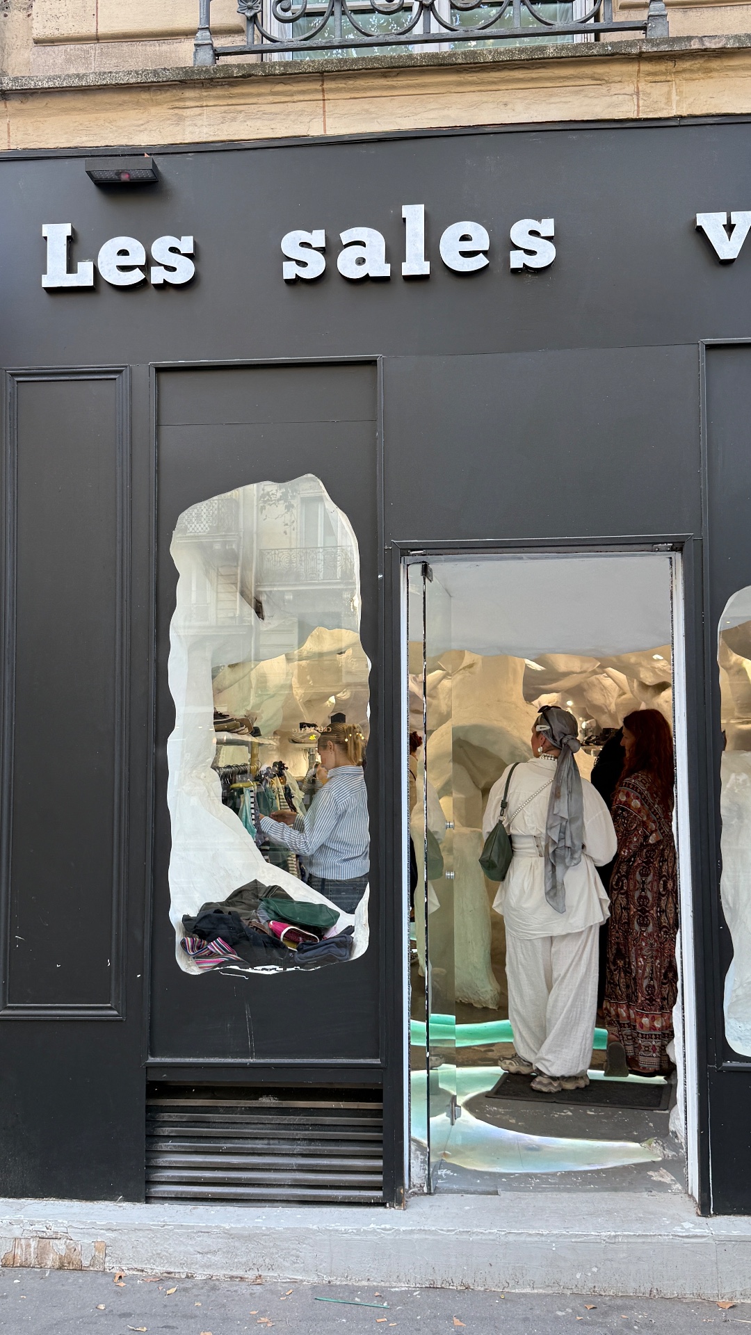Les Sales Voleurs St Michel, shop in Paris, photo 2