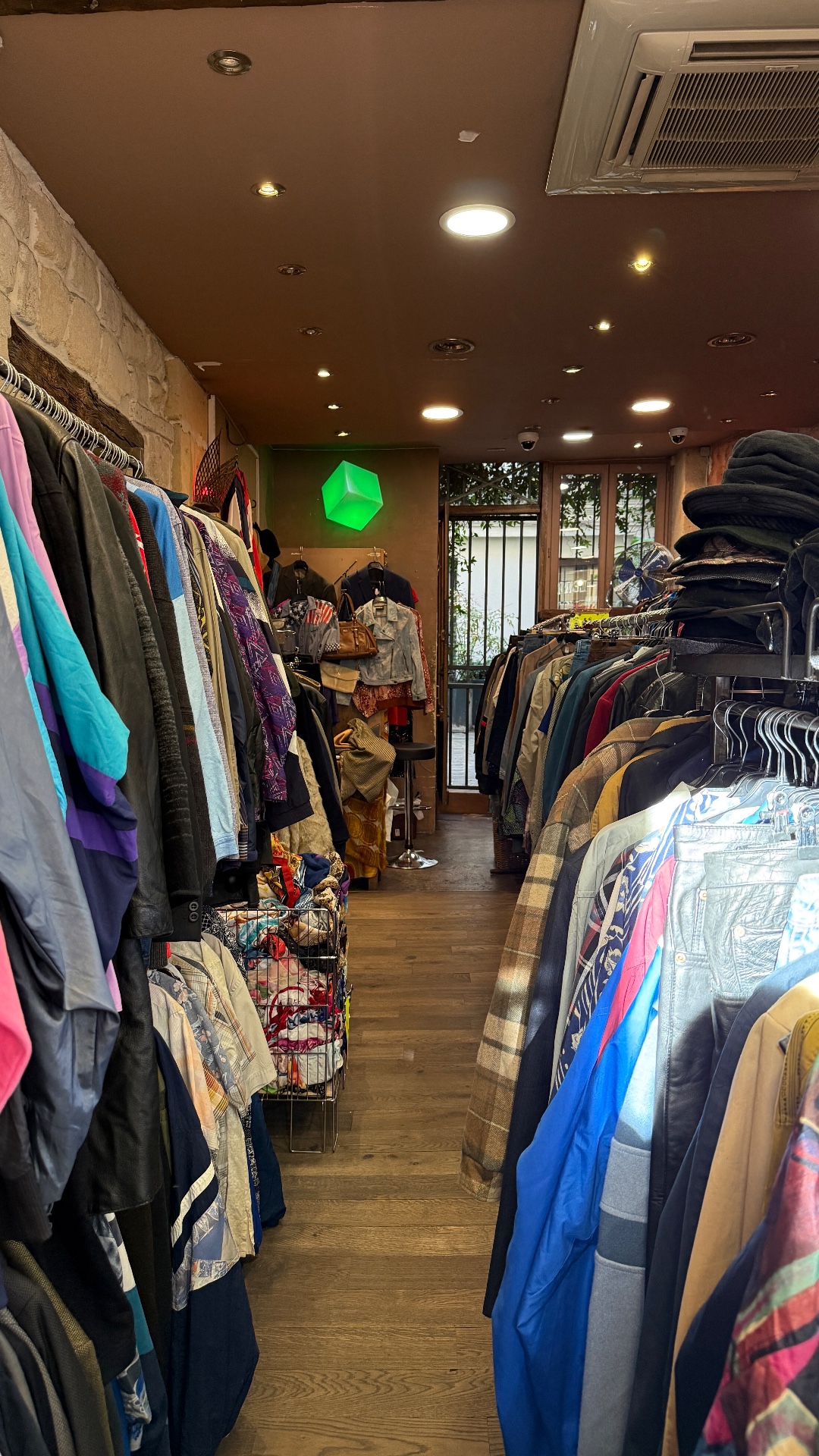 Vintage Désir, shop in Paris, photo 9