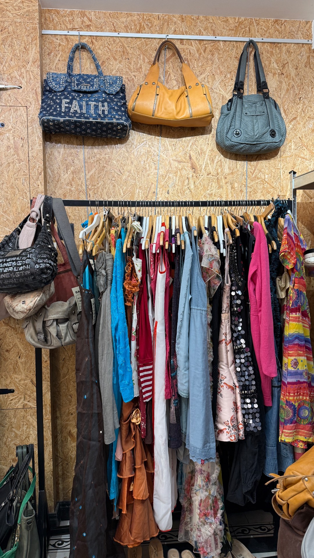 BAM’S VINTAGE, shop in Paris, photo 5
