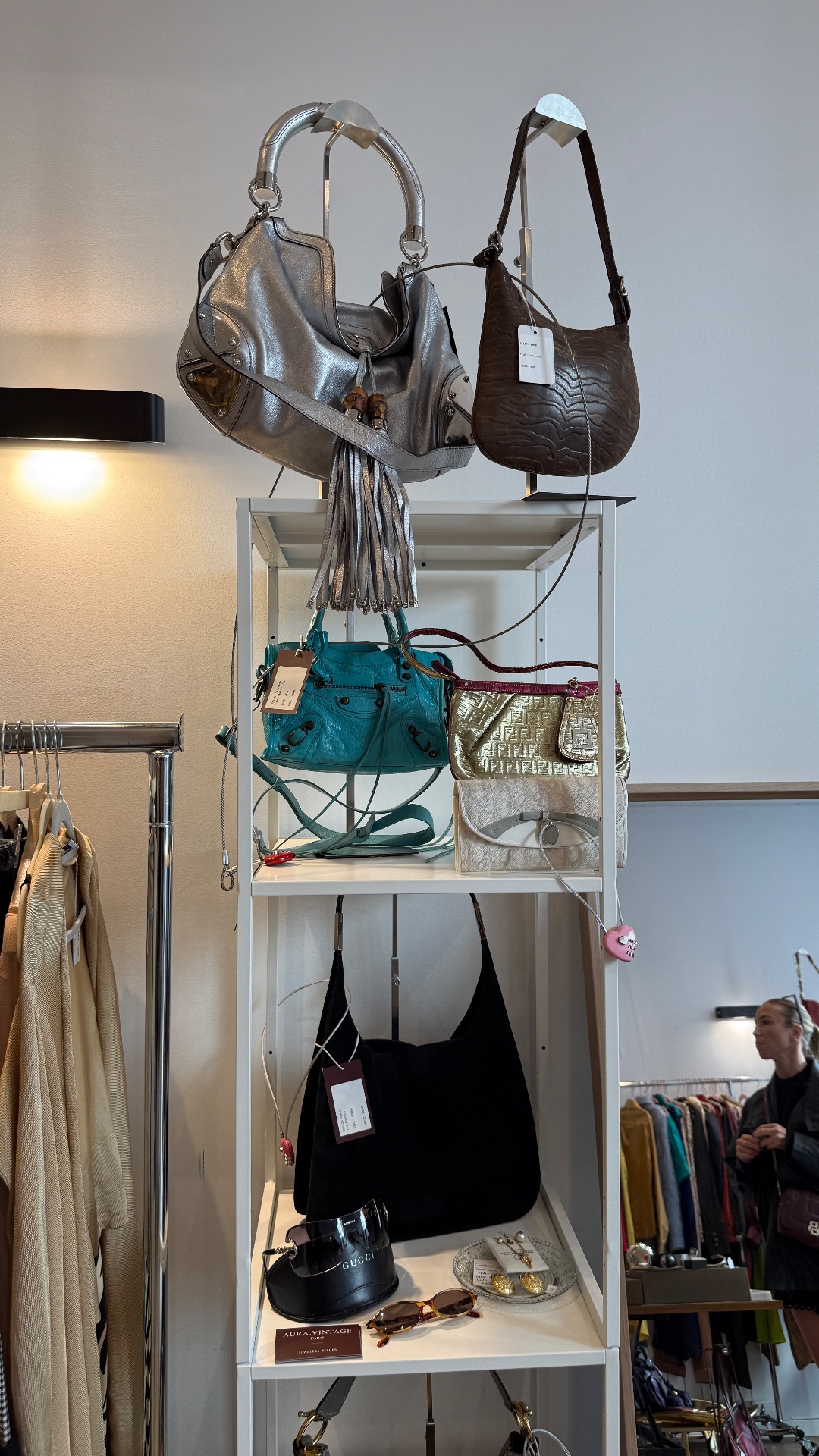 Pop Up Vintage Designer Archives, pop-up in Paris, photo 4