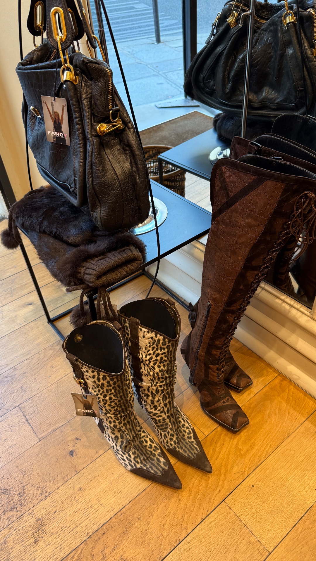 FANCY VINTAGE PARIS, shop in Paris, photo 14