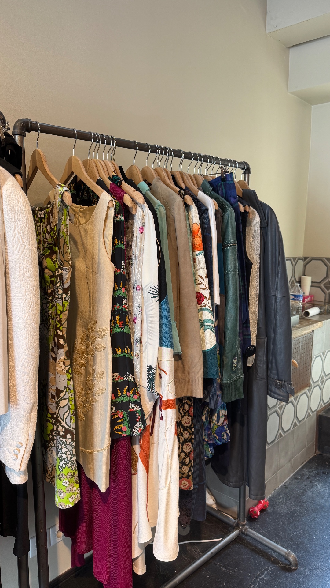 EREM VINTAGE — shop in Paris — photo 2
