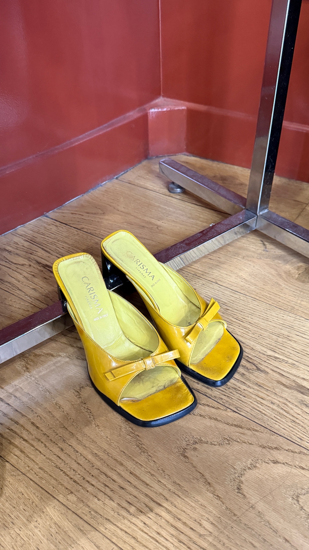 Amarsi Paris - Vintage Designer Archive, shop in Paris, photo 13