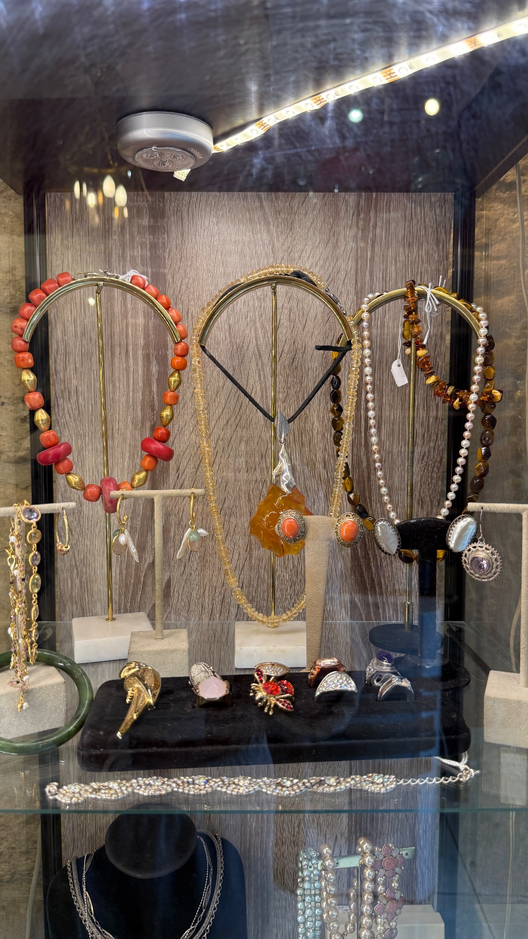 Rare Vintage, shop in Paris, photo 12