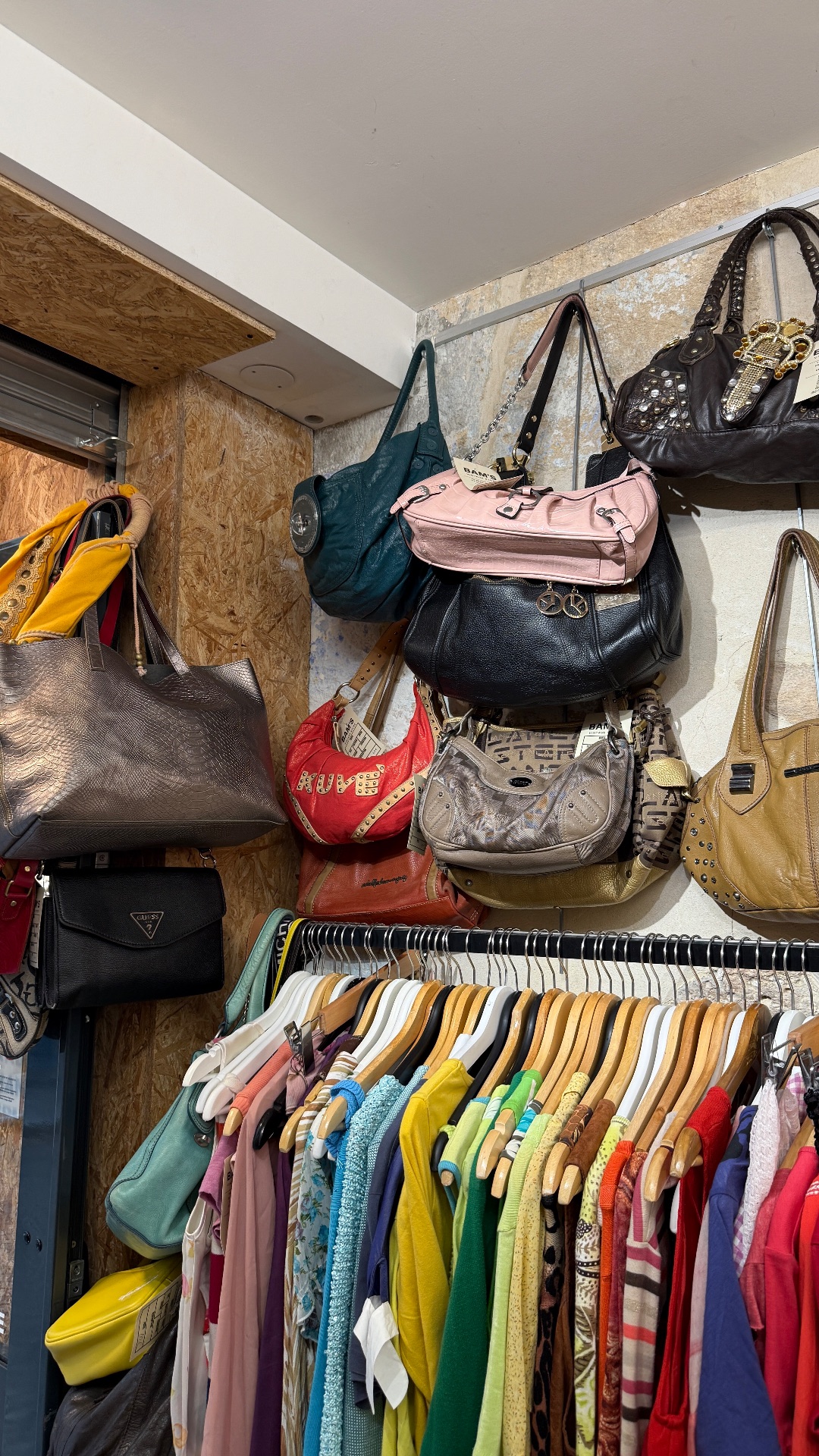 BAM’S VINTAGE, shop in Paris, photo 9