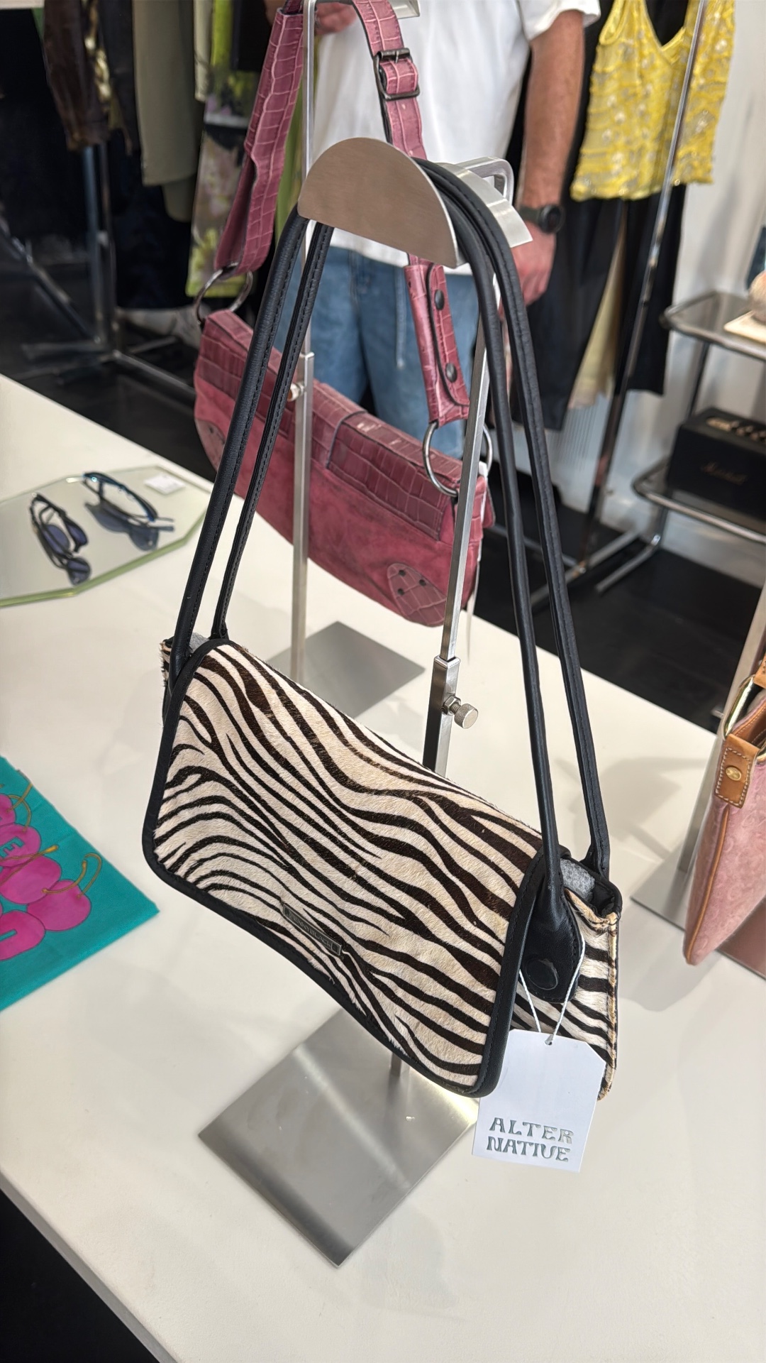 Alternative Vintage — shop in Paris — photo 2