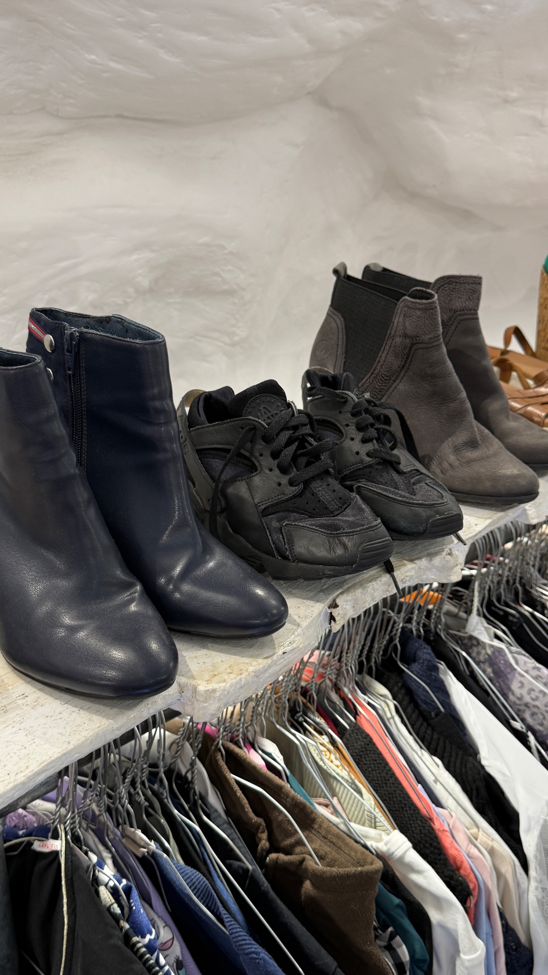 Les Sales Voleurs St Michel, shop in Paris, photo 10