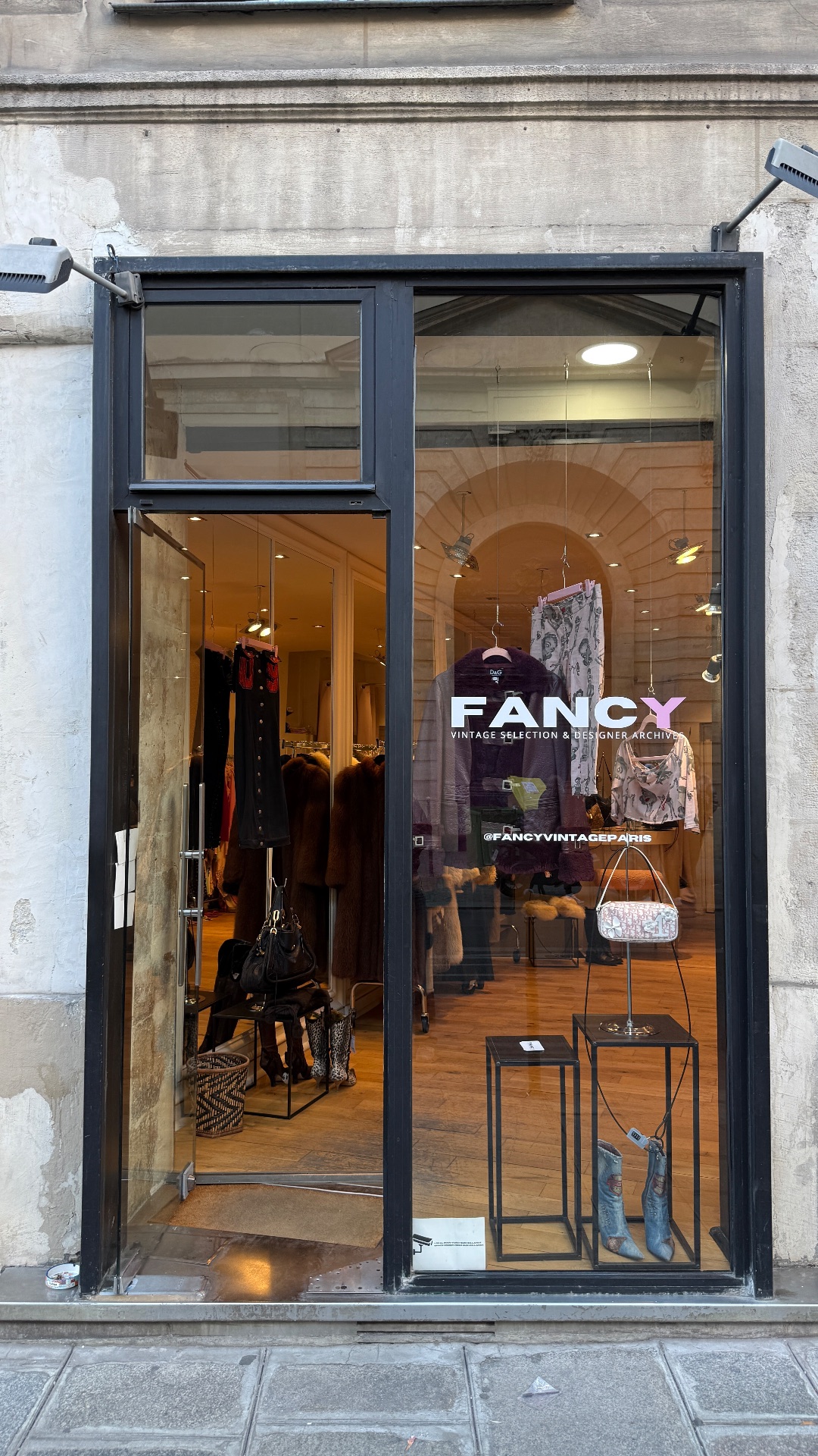 FANCY VINTAGE PARIS, shop in Paris, photo 2