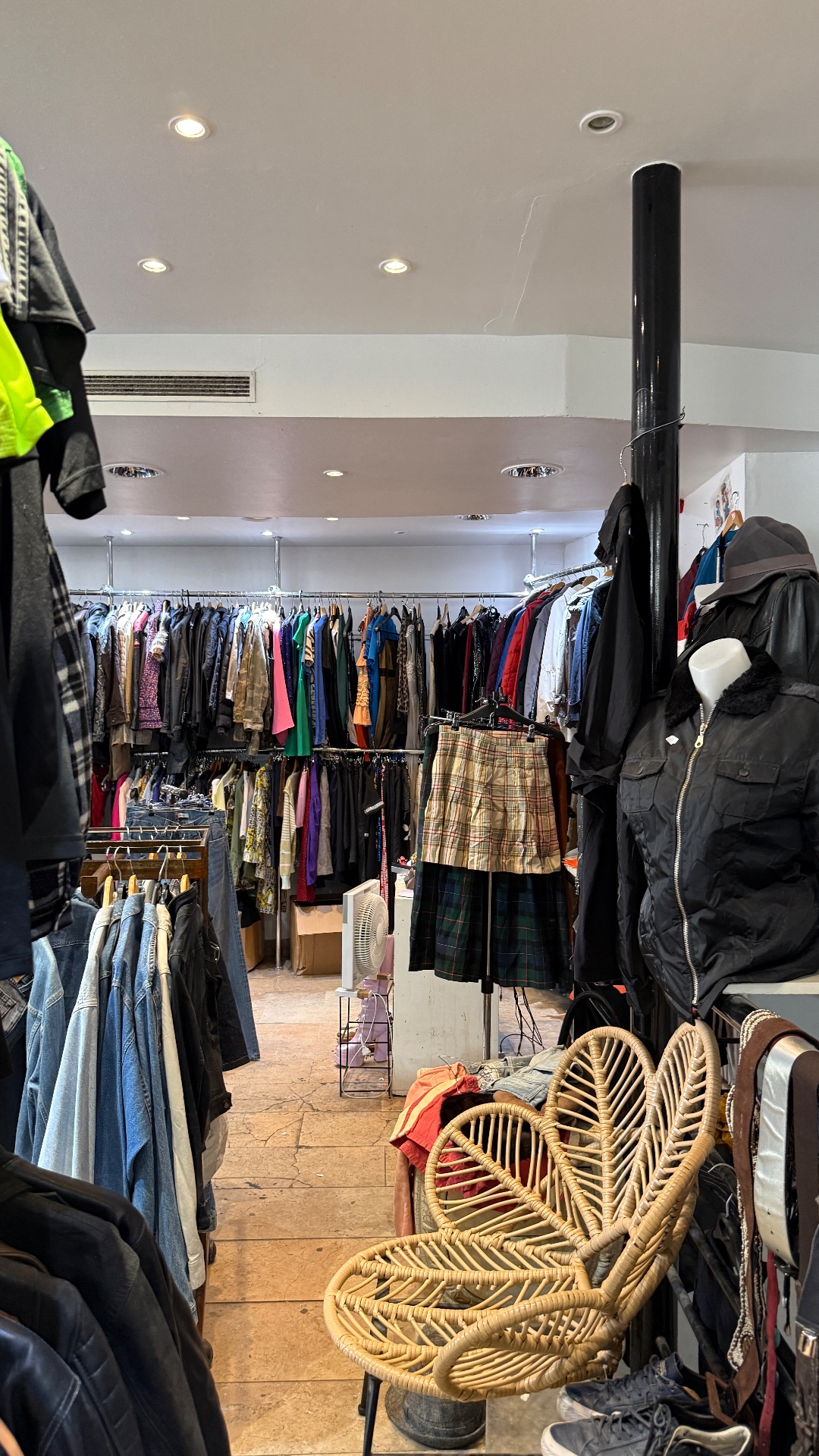 Ohr Vintage, shop in Paris, photo 11