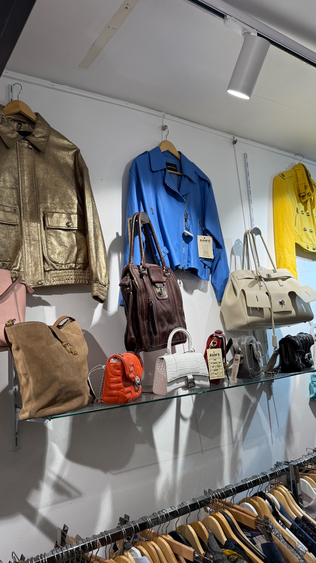 BAM’S ARCHIVES, shop in Paris, photo 10