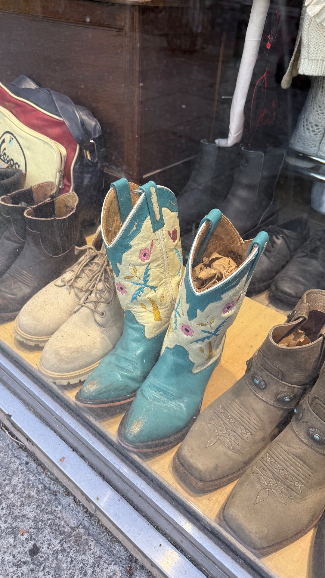 Ohr Vintage, shop in Paris, photo 3