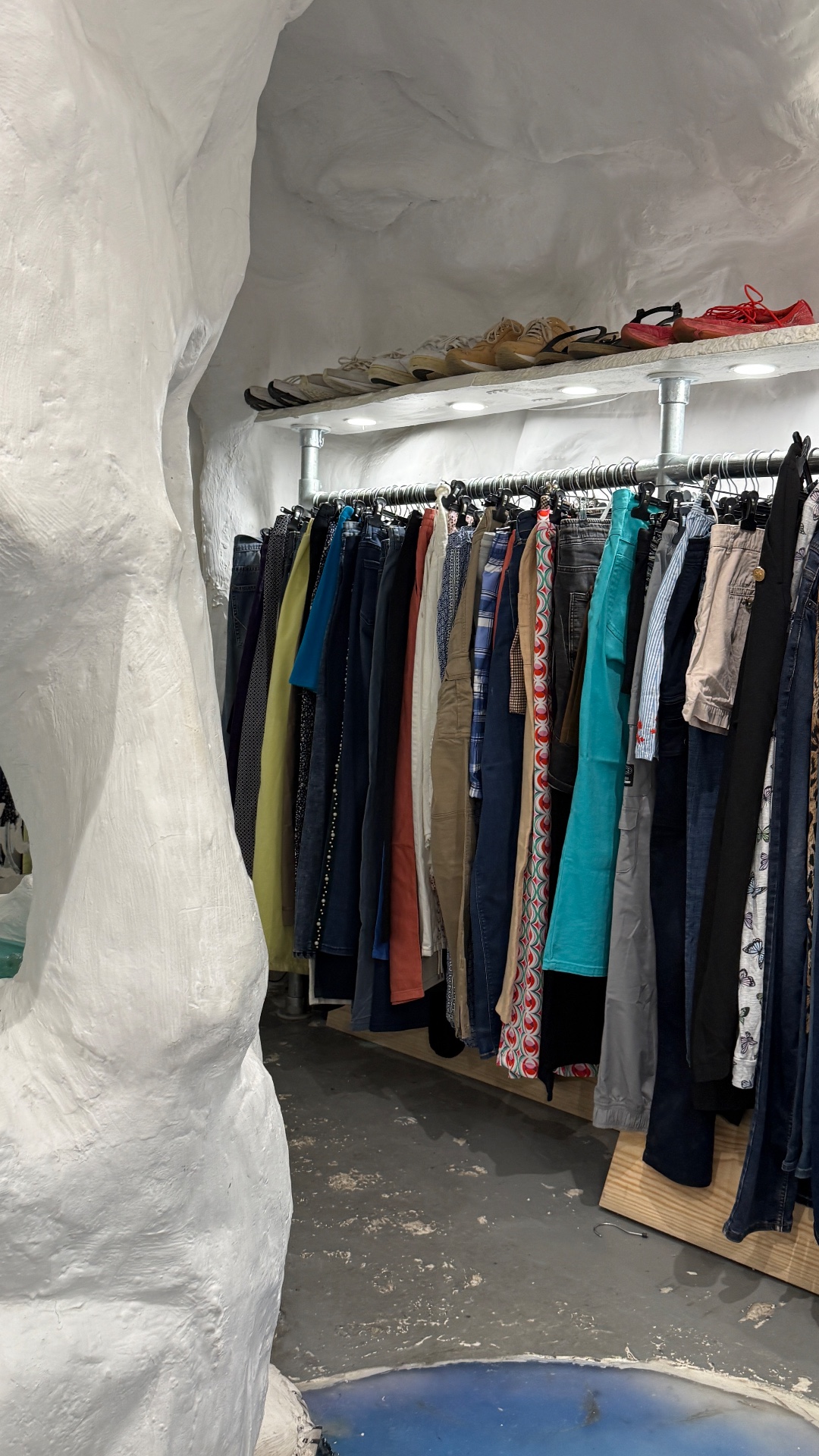 Les Sales Voleurs St Michel, shop in Paris, photo 12