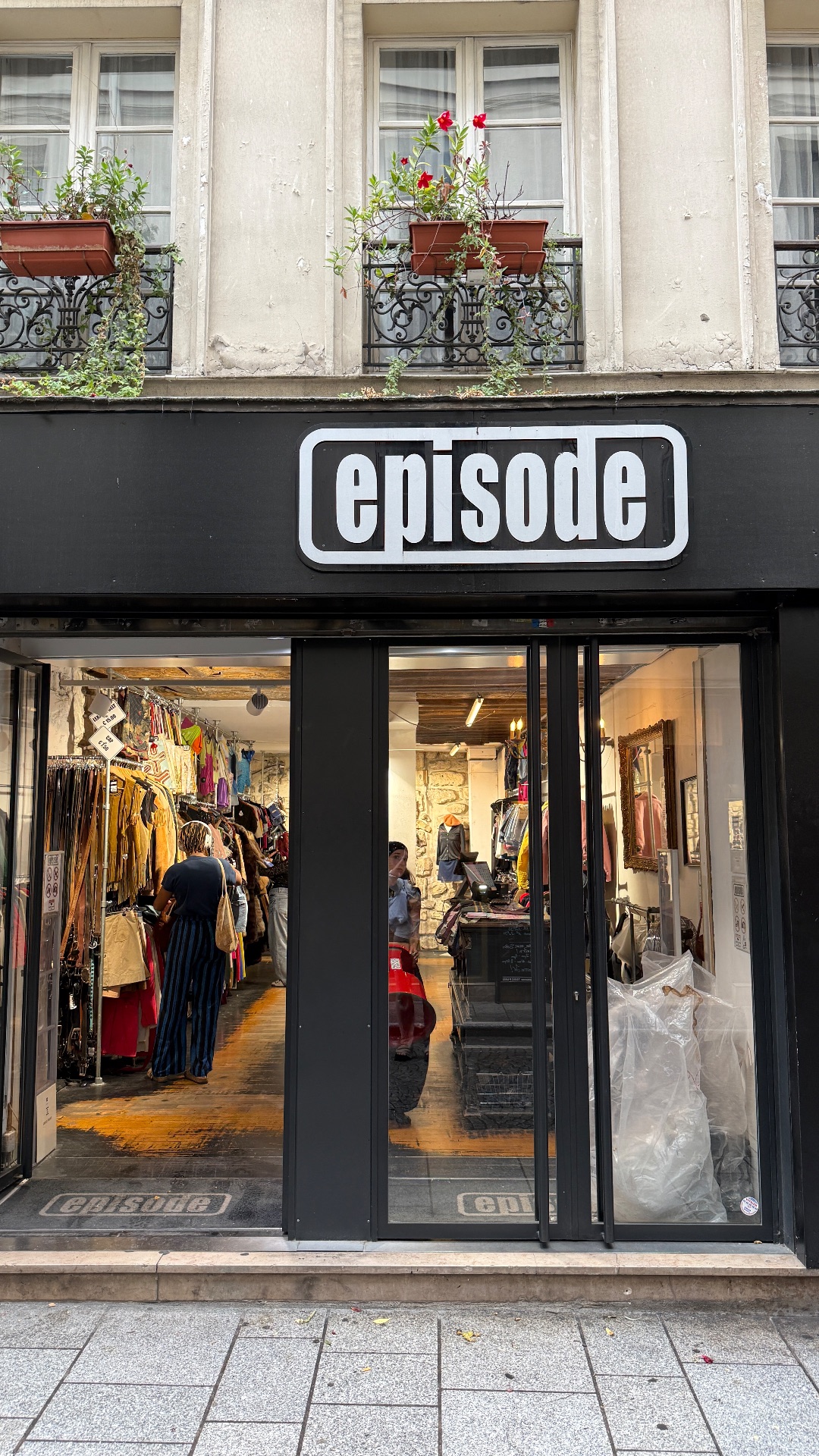 Episode, shop in Paris, photo 2