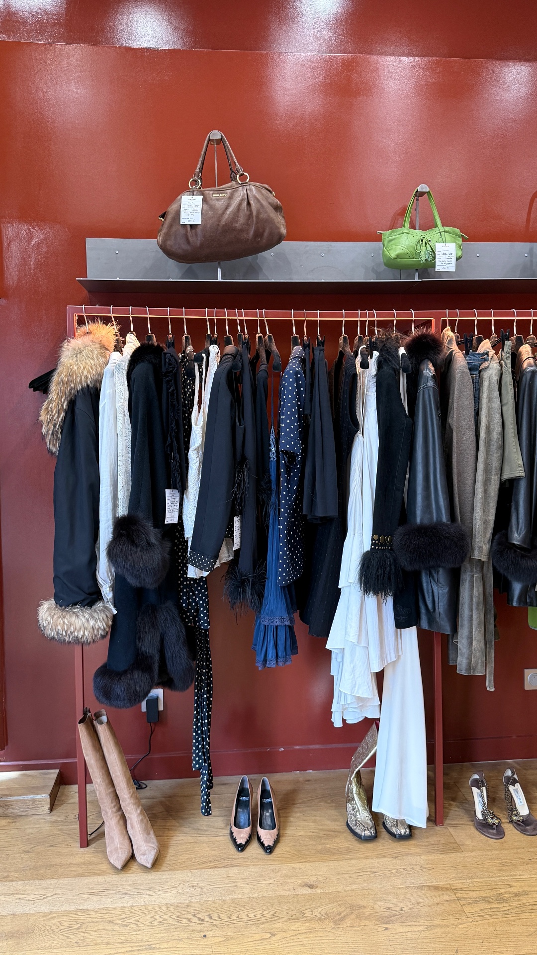 Amarsi Paris - Vintage Designer Archive, shop in Paris, photo 6