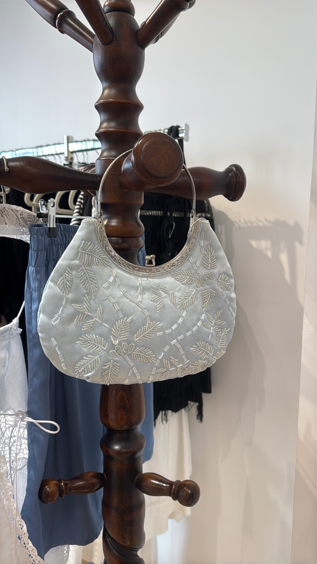 Aimé Paris Vintage — shop in Paris — photo 9