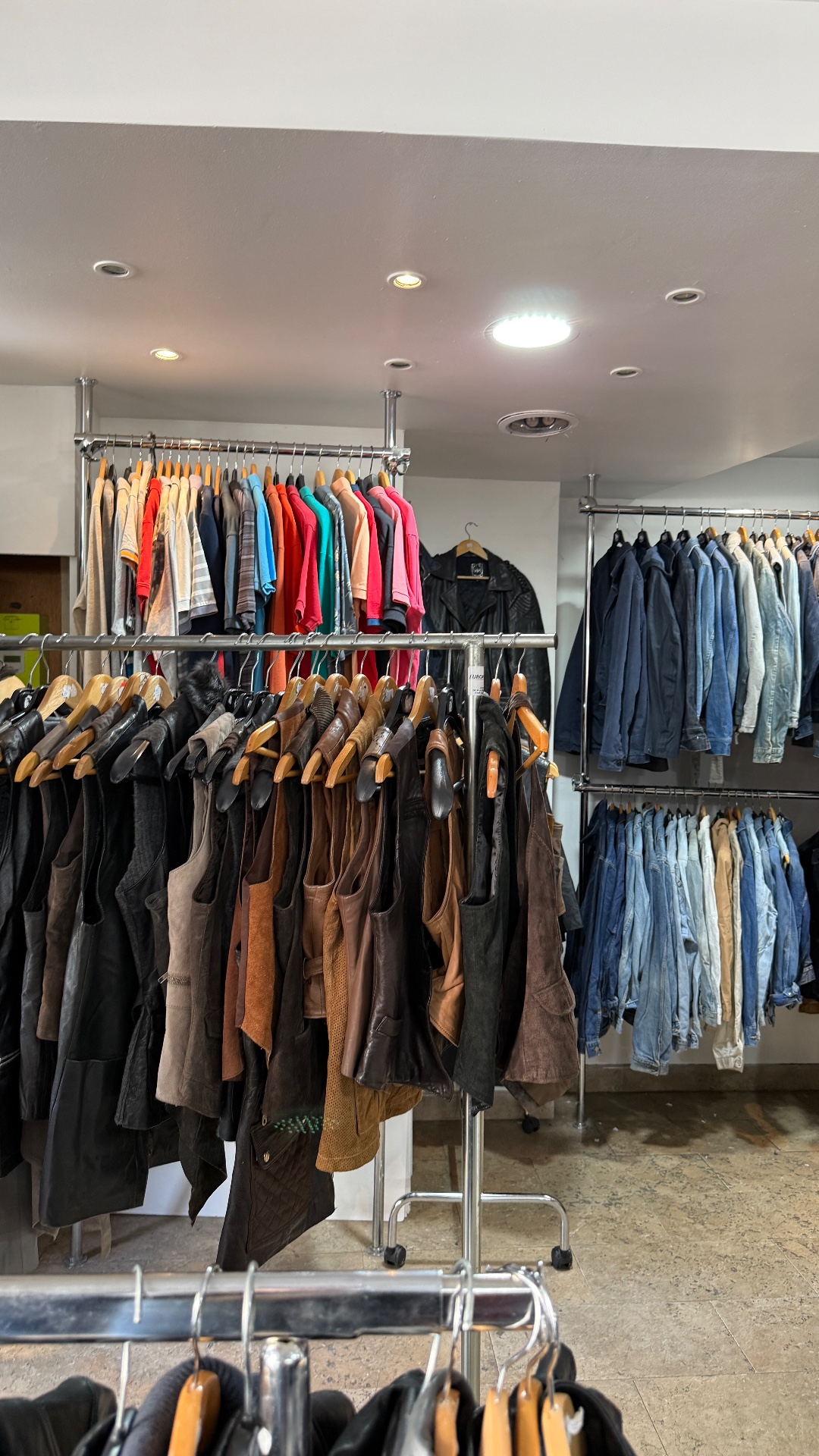 Ohr Vintage, shop in Paris, photo 6