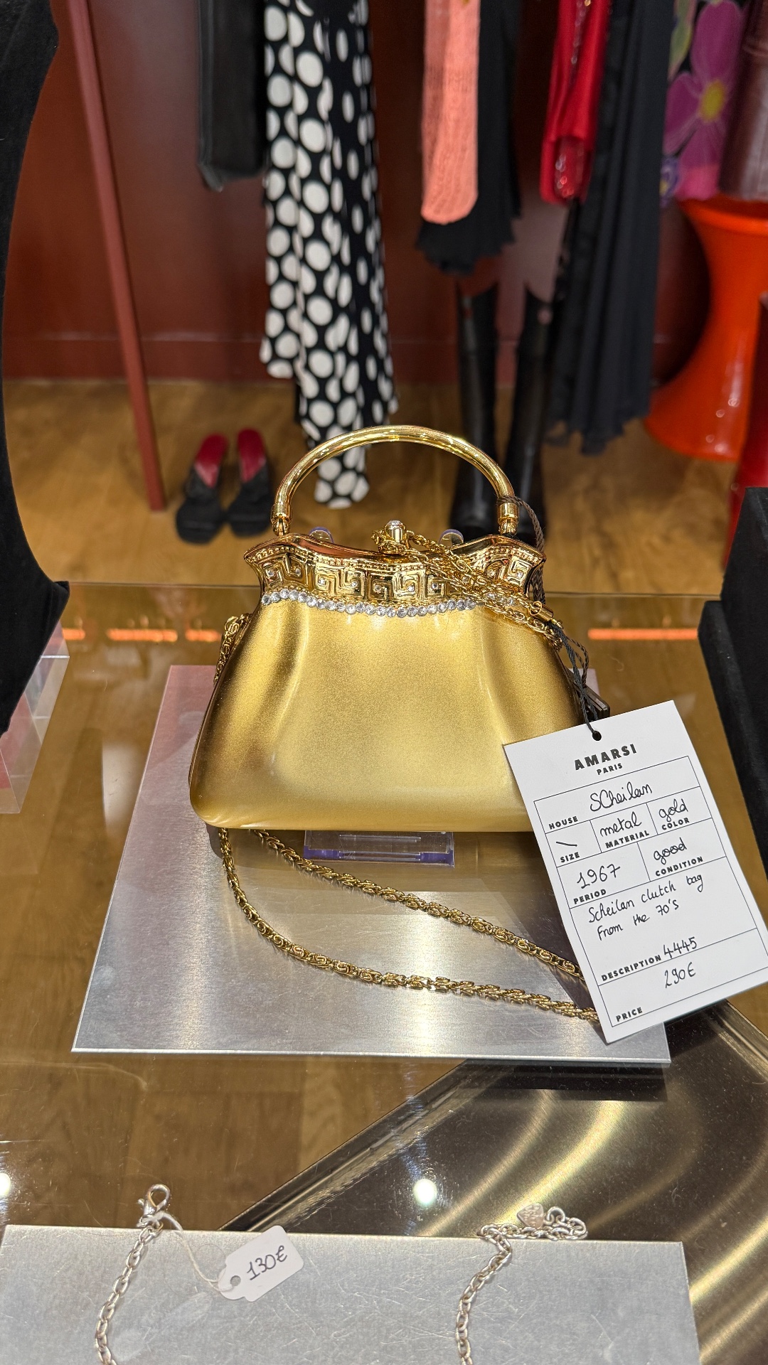 Amarsi Paris - Vintage Designer Archive, shop in Paris, photo 5