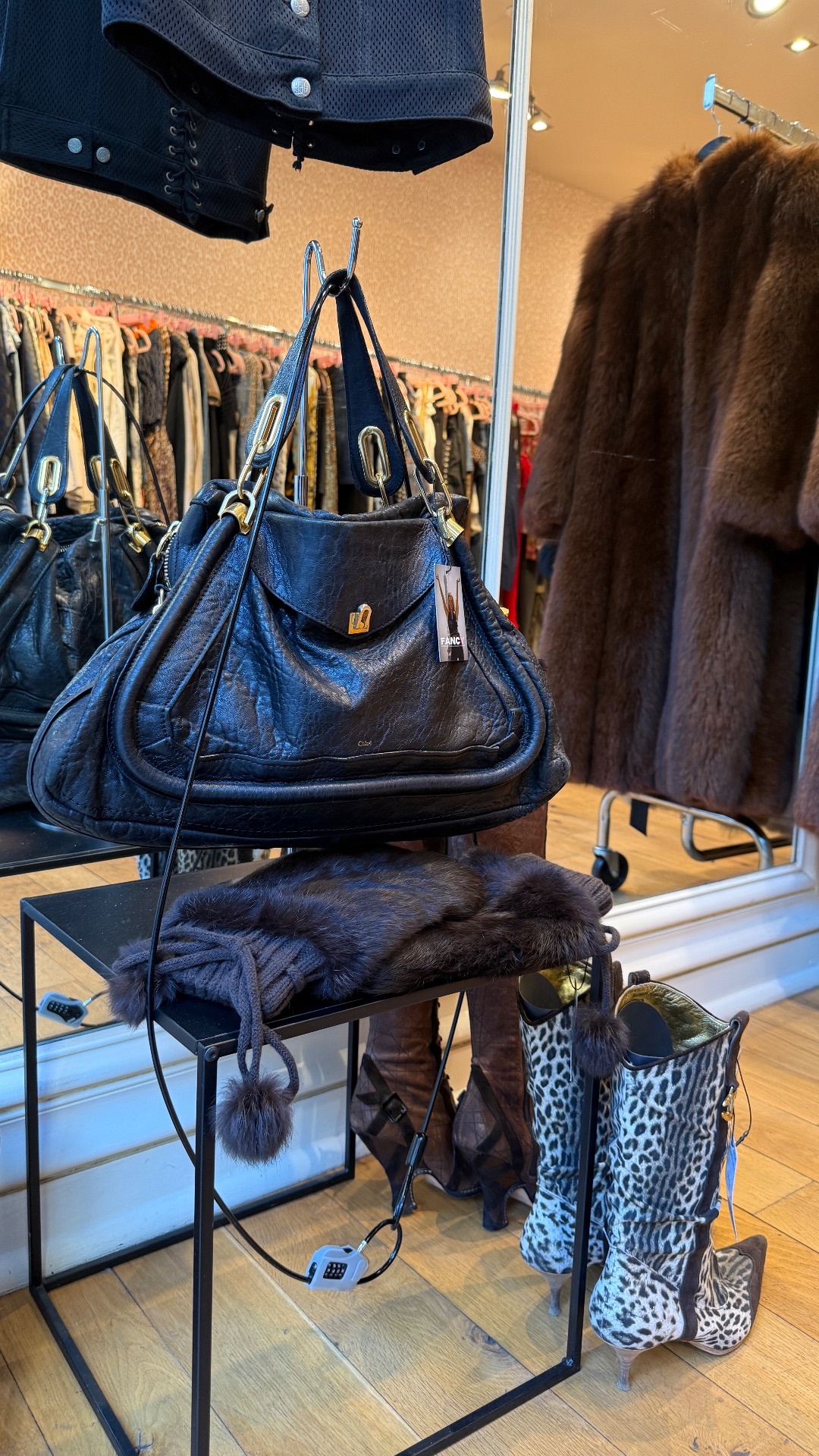 FANCY VINTAGE PARIS, shop in Paris, photo 4