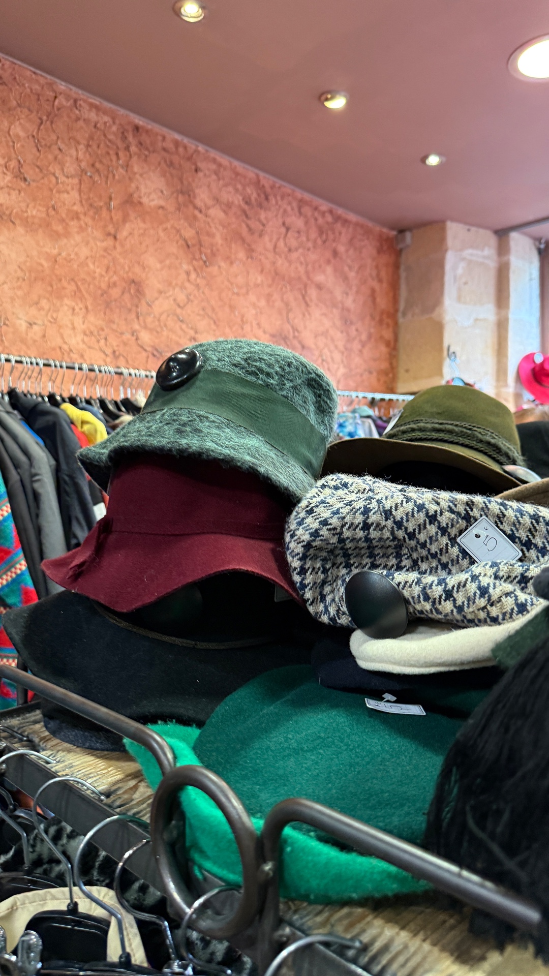 Vintage Désir, shop in Paris, photo 7