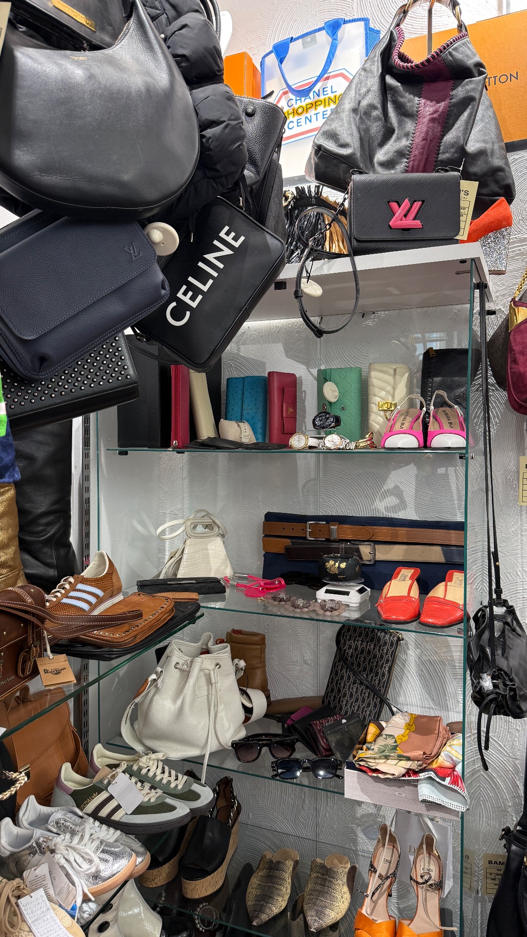 BAM’S ARCHIVES, shop in Paris, photo 14