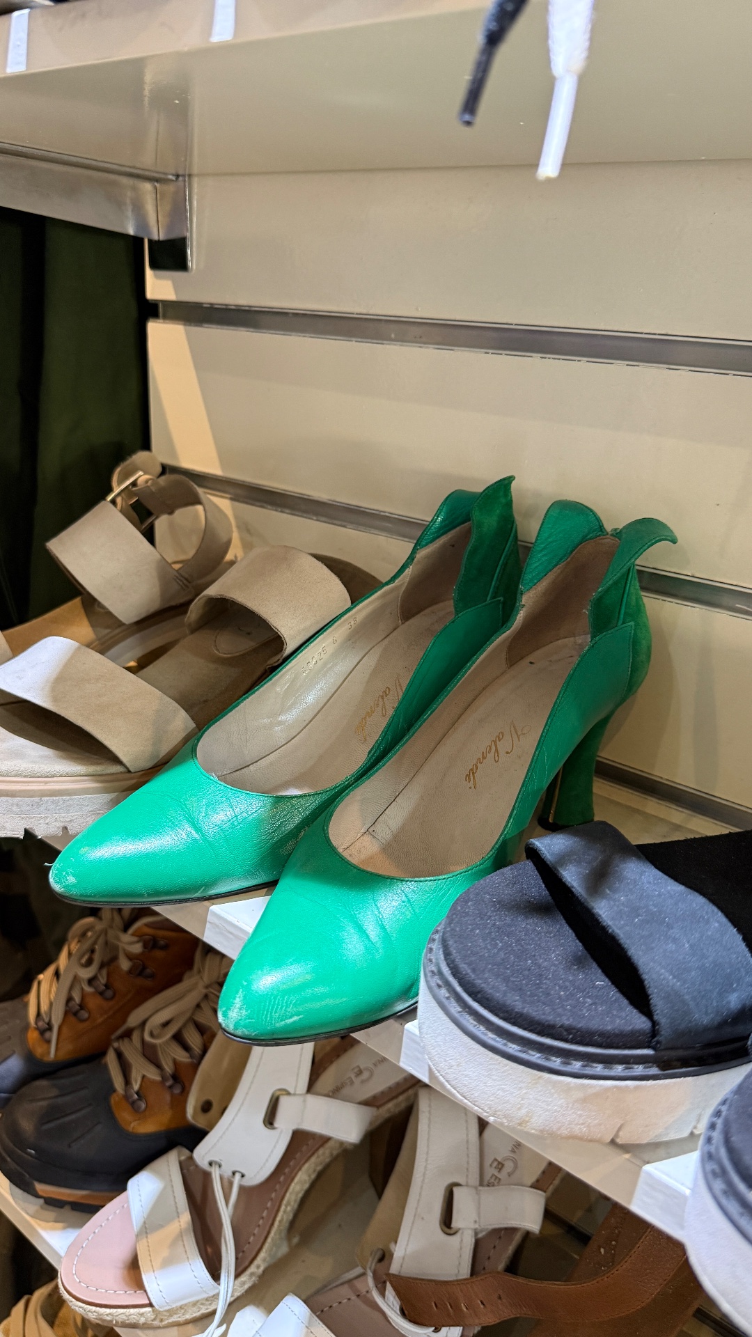 Ohr Vintage, shop in Paris, photo 10