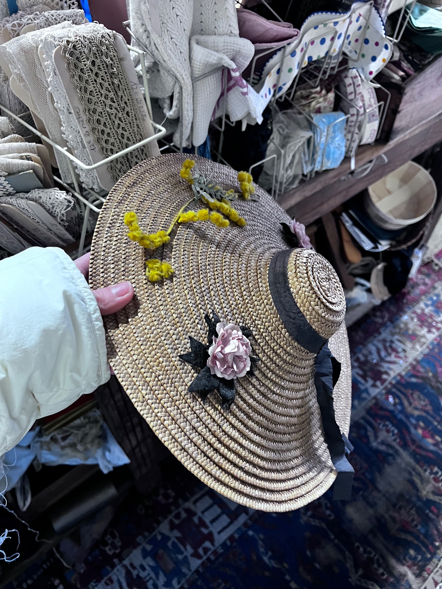 Puces de Saint-Ouen, brocante in Paris, photo 7