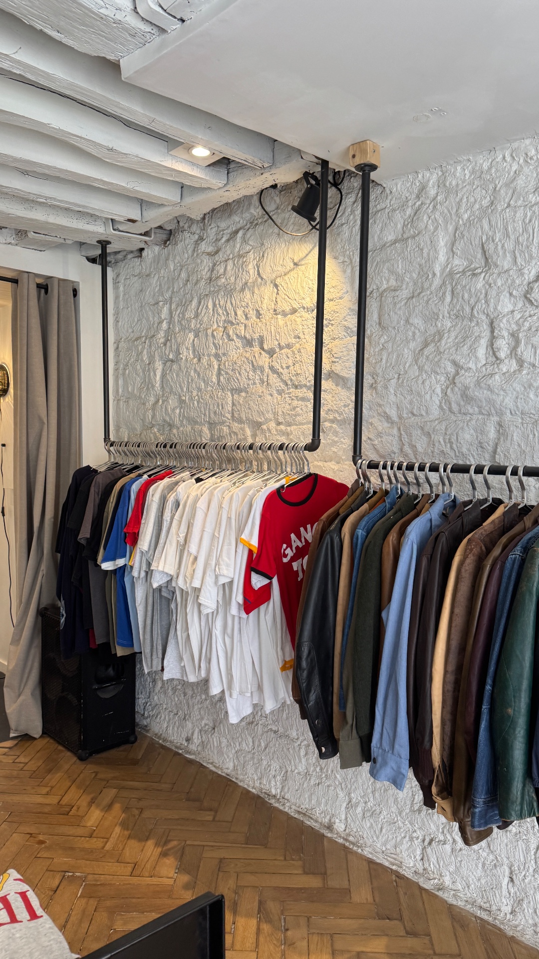 Fourche Noire – Vintage Store & Archive Fashion Магазин винтажной одежды — shop in Paris — photo 8