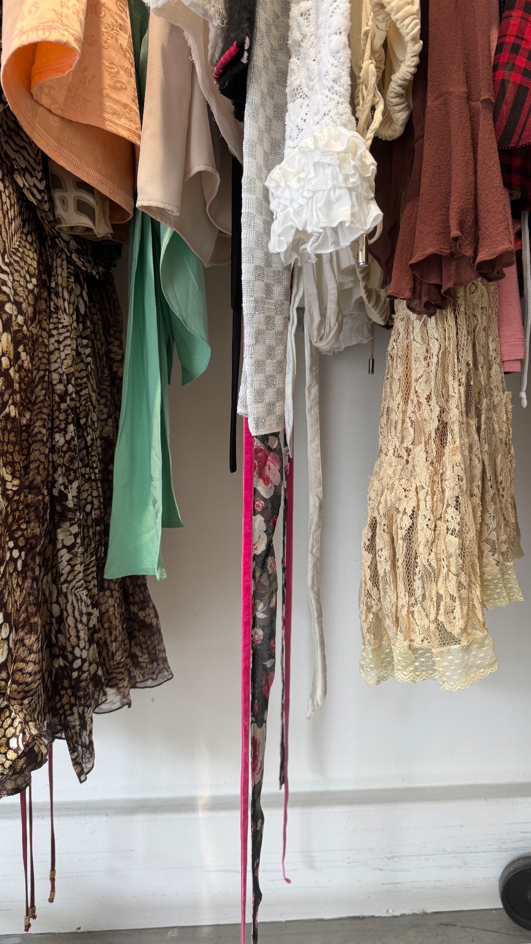 Vintage Designers Archives — shop in Paris — photo 12