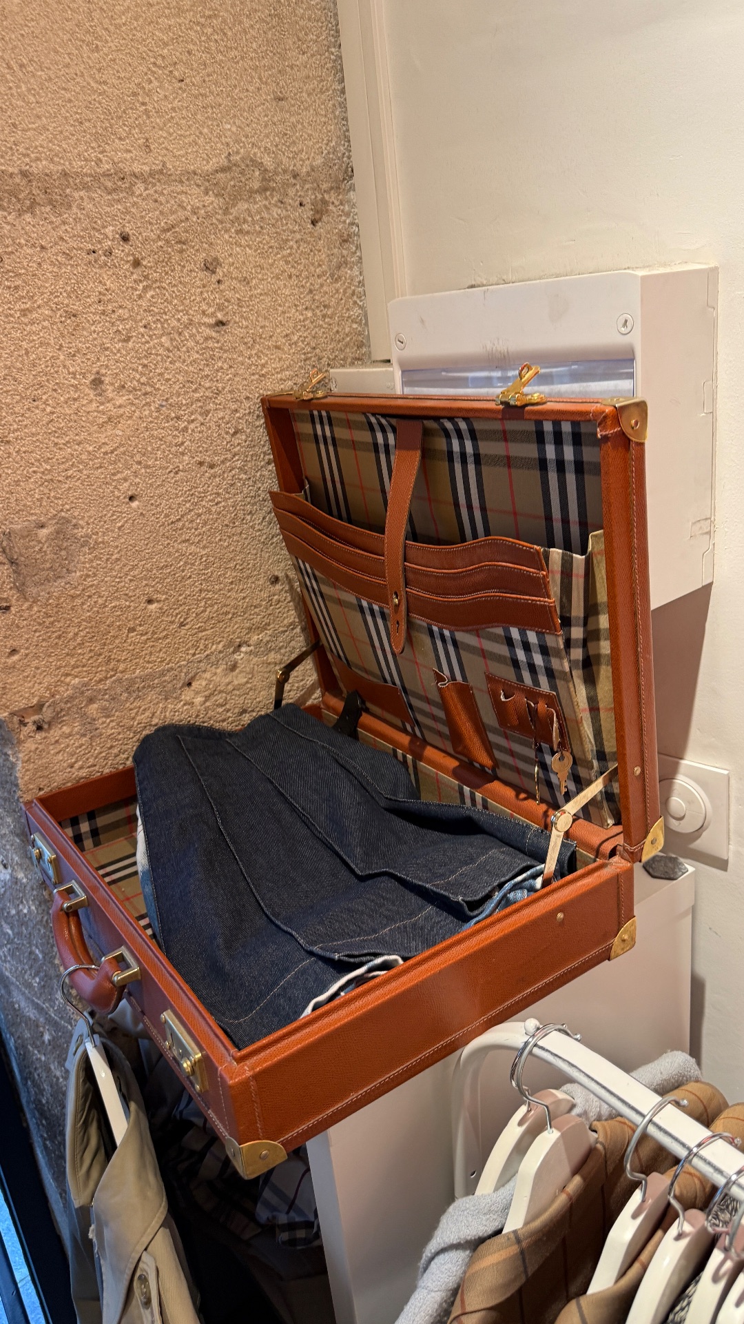 Check it Vintage Burberry, shop in Paris, photo 9