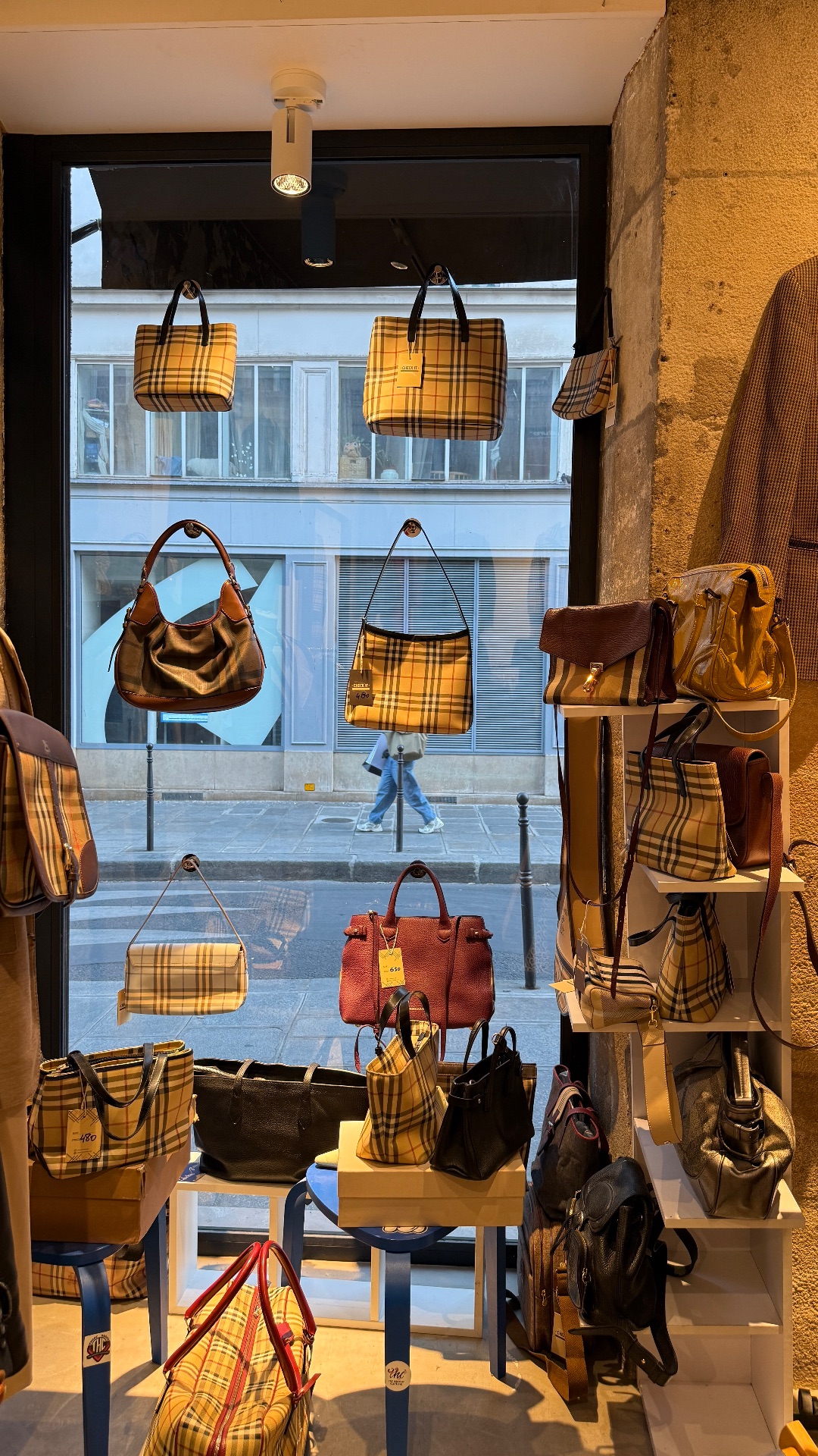 Check it Vintage Burberry, shop in Paris, photo 5