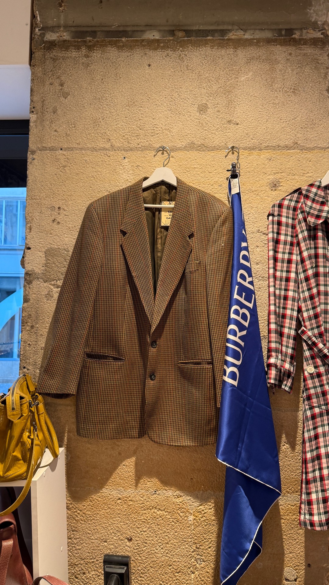 Check it Vintage Burberry, shop in Paris, photo 14