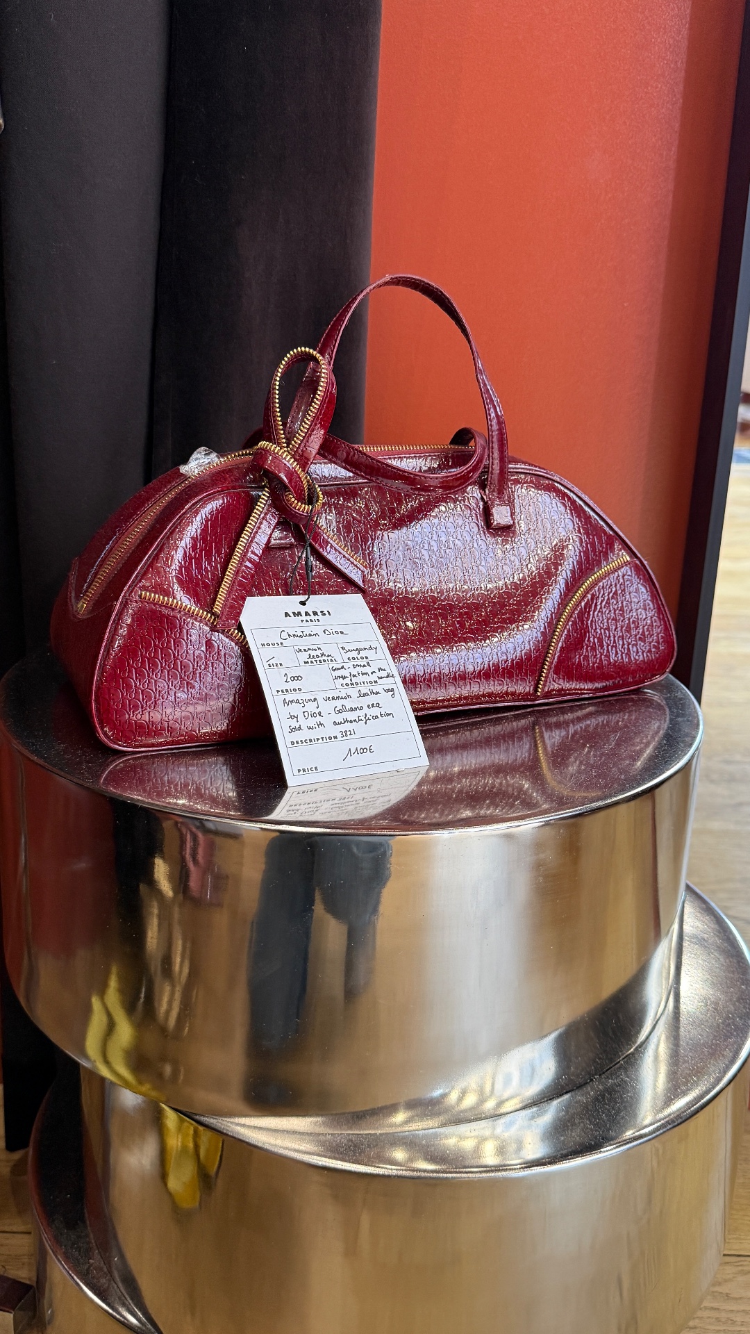 Amarsi Paris - Vintage Designer Archive, shop in Paris, photo 4