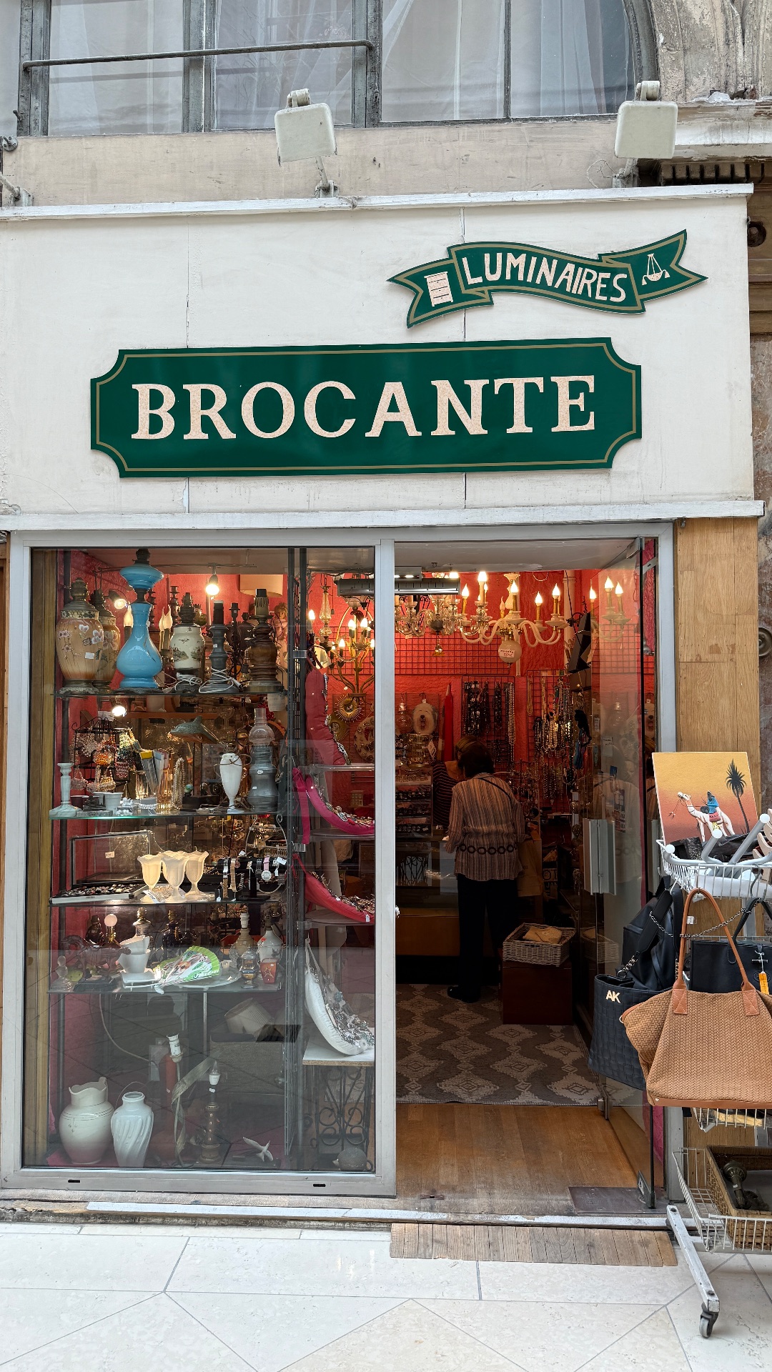 BROCANTE Luminaires, shop in Paris, photo 2
