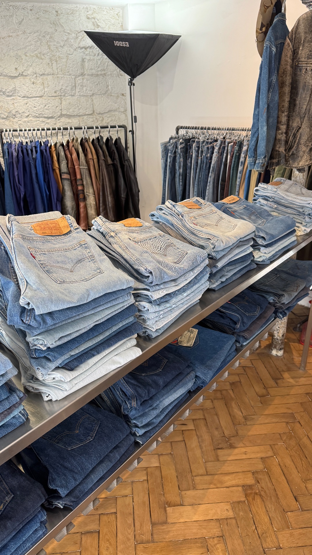 Fourche Noire – Vintage Store & Archive Fashion Магазин винтажной одежды — shop in Paris — photo 10