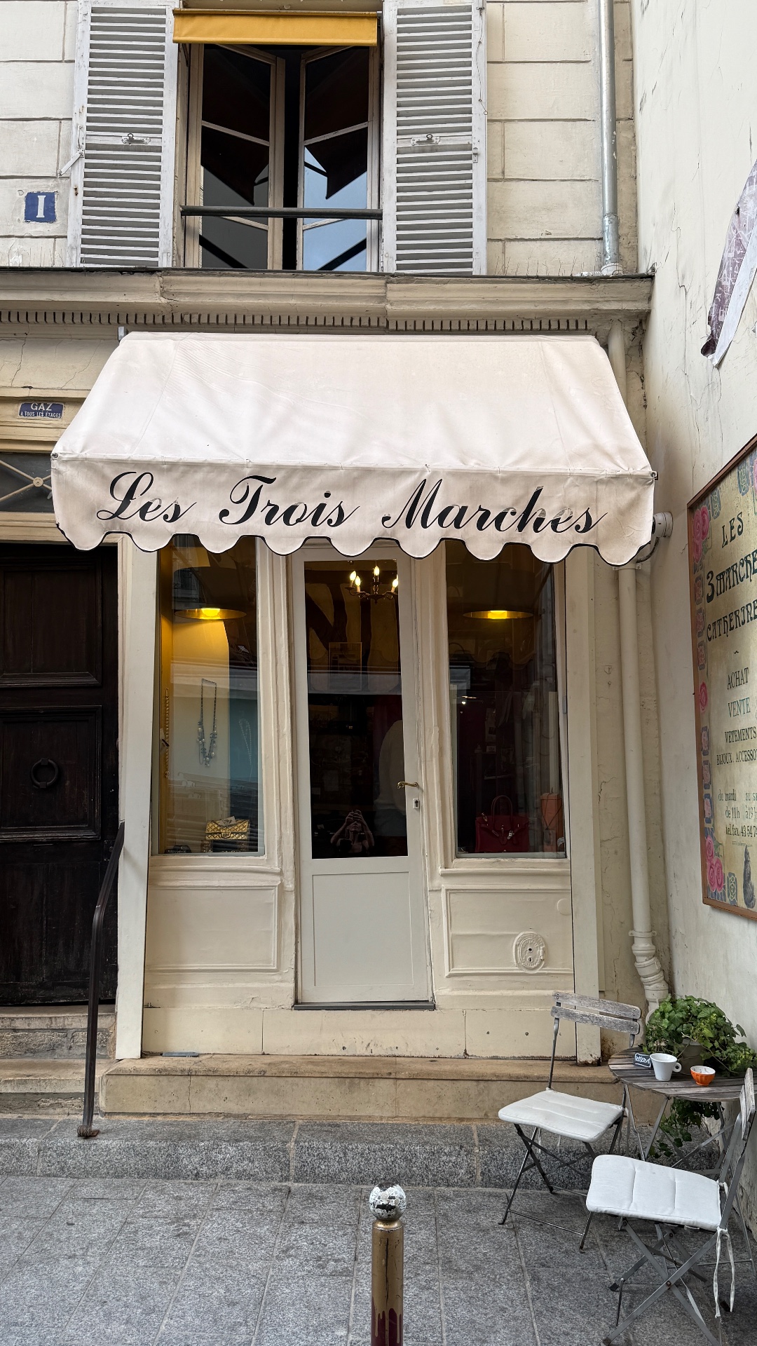 Les 3 Marches De Catherine B, shop in Paris, photo 2