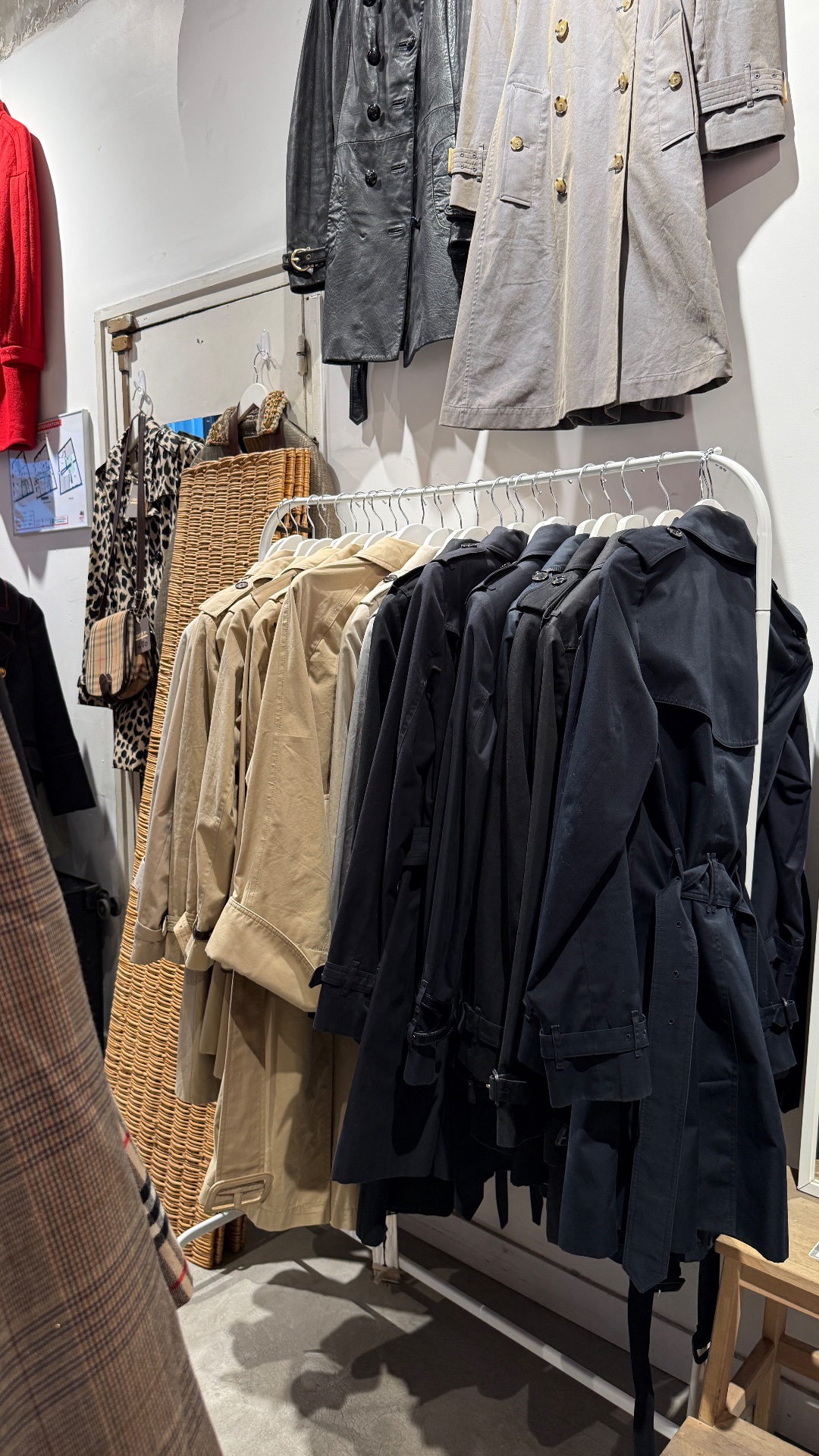 Check it Vintage Burberry, shop in Paris, photo 12
